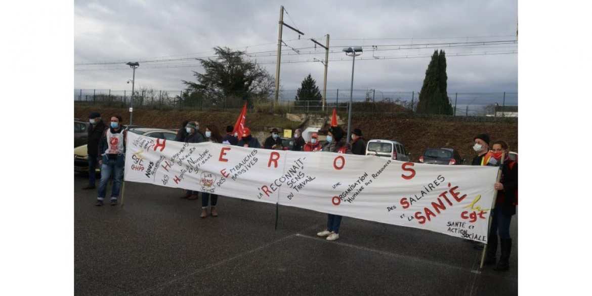 Montélimar : une manifestation pour dénoncer la « souffrance des personnels » à l'hôpital - Le Dauphiné Libéré 21/01/21
